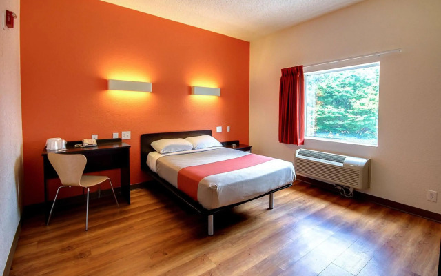 Best Western Plus Spring Inn & Suites