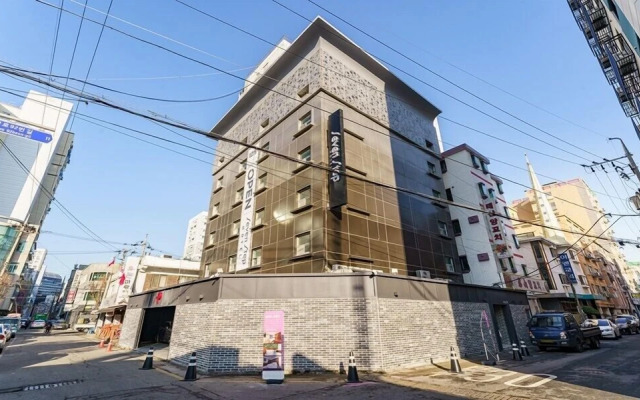 hotelImage