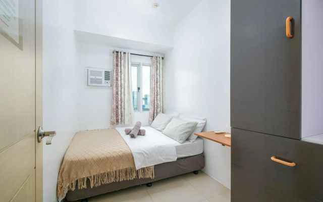 2-Bedroom QC SM North EDSA Condo Pool