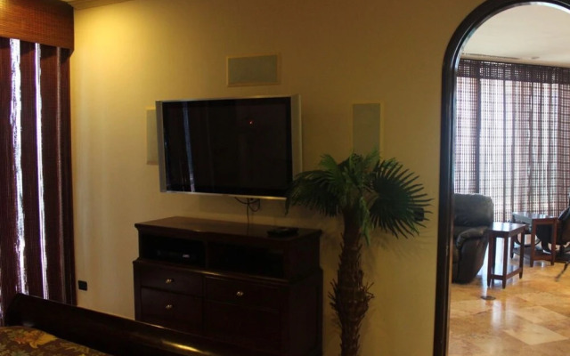 Esmeralda 3BR Jacuzzi EA 101 by Casago