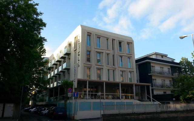 L'Hotel