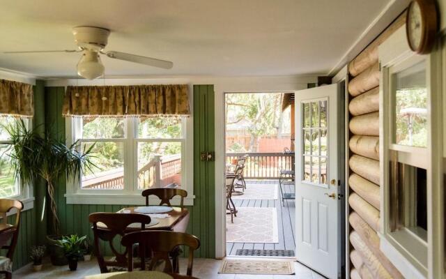 Plantation Oaks Inn