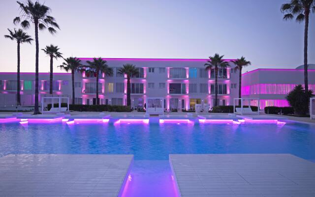 So White Club Resort
