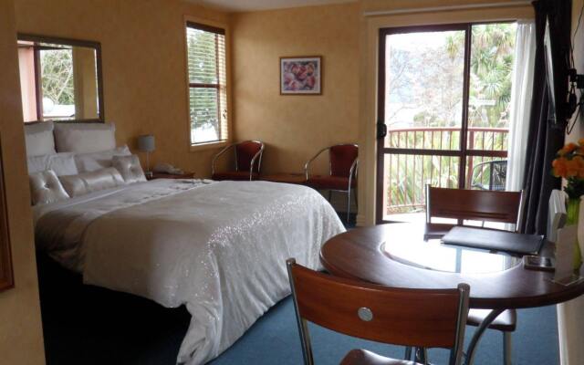 Red Tussock Motel