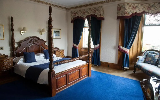 Somerton House Hotel