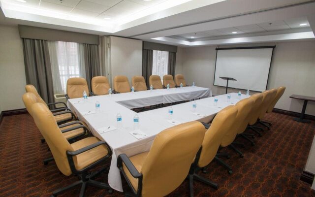 Country Inn & Suites By Radisson, Toronto Mississa