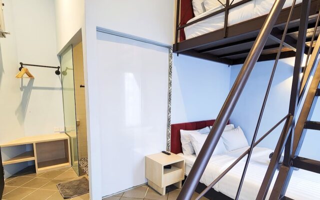 Mac Hotel By Sky Hive