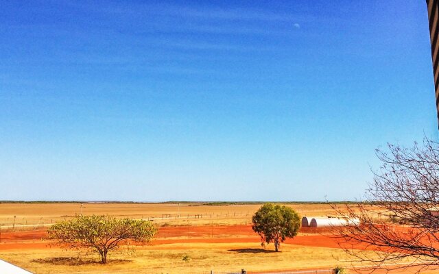 Spinifex Hotel