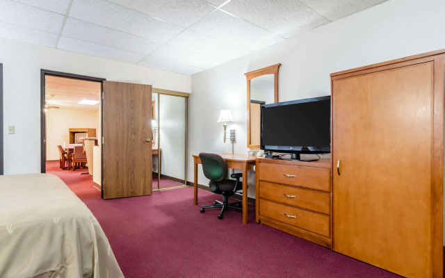 Quality Inn & Suites Salina