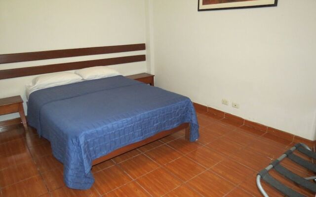 Miraflores Inn