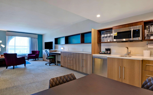 Home2 Suites by Hilton Orlando at Flamingo Crossings