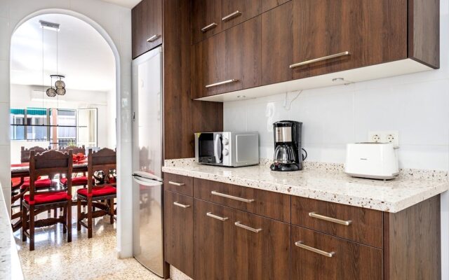 Large Apartment in Prime Location in Fuengirola Ref 98