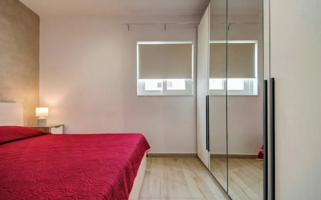 Beautiful 2 BDR Penthouse Near Valletta Sleeps 6