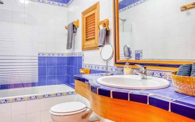 Cosy Holiday Home in S'illot-cala Morlanda With Sea Nearby