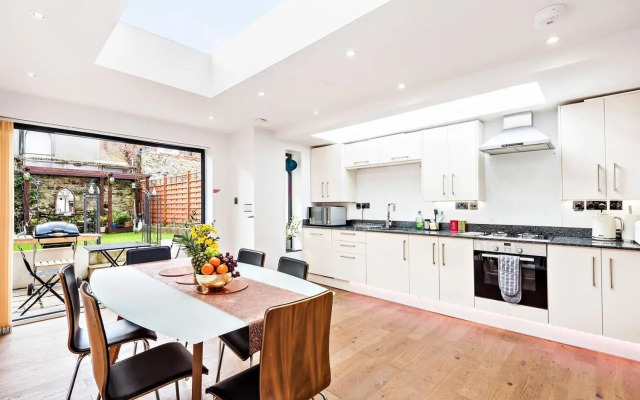 Modern, Chic 3BR Townhouse in Central Oxford