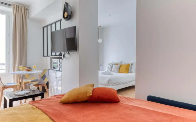 New Large Studio in the Heart of Paris 12