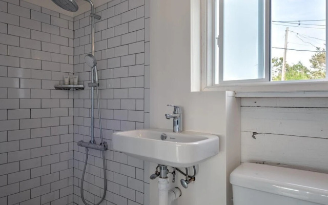 Bungalow 4 - 1br, Waterfront