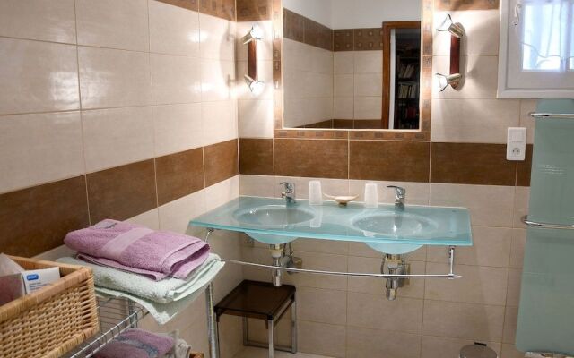 Les Chambres d'Adeline B&B