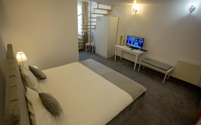 Hotel Queen Vera
