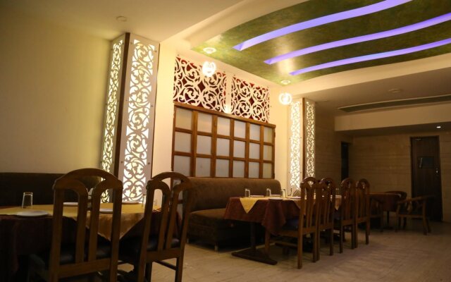 Jyoti Hotel