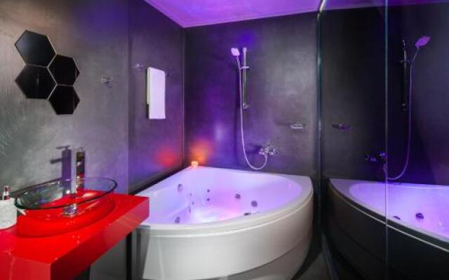 Central Point Boutique Hotel