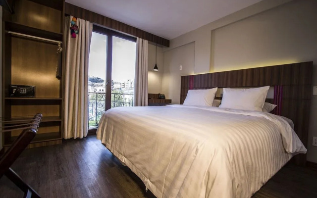 Altus Express Hotel