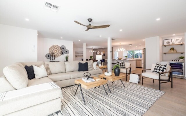 Scottsdale Dreyfus 5 Bedroom Home by RedAwning