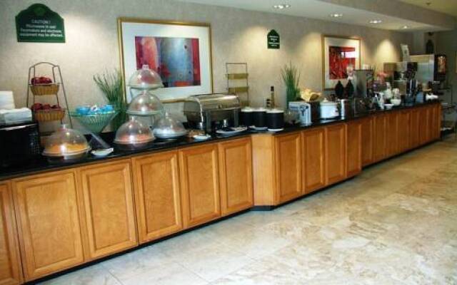 Wingate Inn