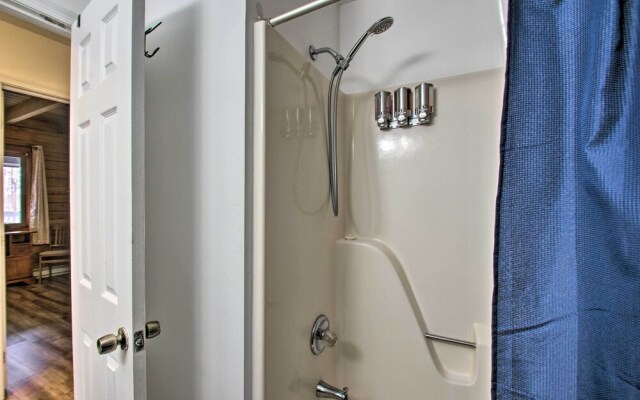 Wintergreen Home w/ Deck - Near Skiing & Hiking!