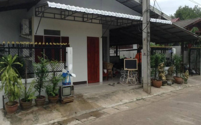 Space Ben Guest House @ Muangkao