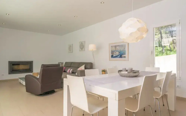 Carritx With 4 Bedrooms and 4 Bathrooms