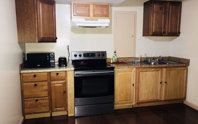 New Albany 3 BR Walkout Apartment