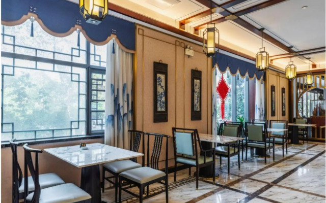 Jingcui Huanyi Hotel