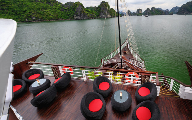 V'Spirit Cruise