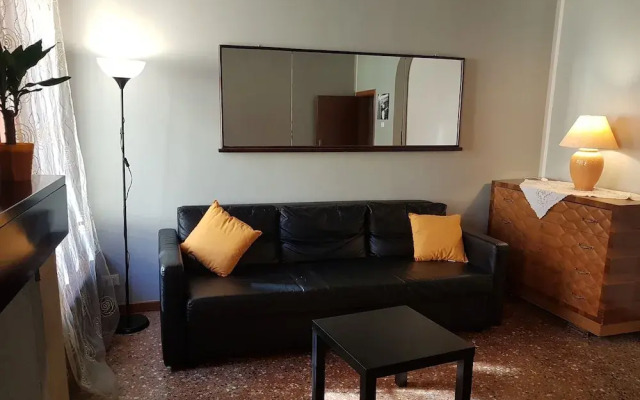 Spacious and Beautiful 60 sqm Apartment in the Very Heart of Bologna