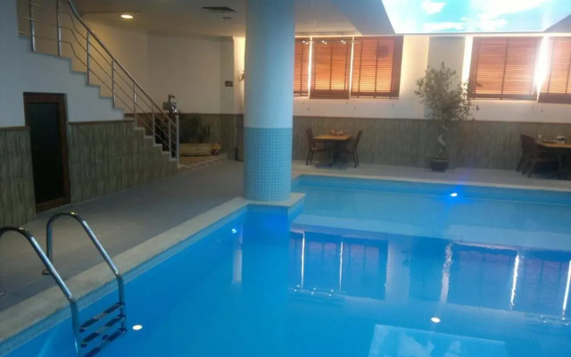 Noble Hotel