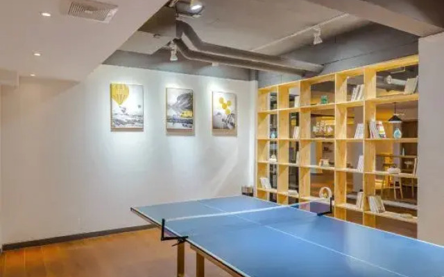 Dali li li wan xiang youth community hostel