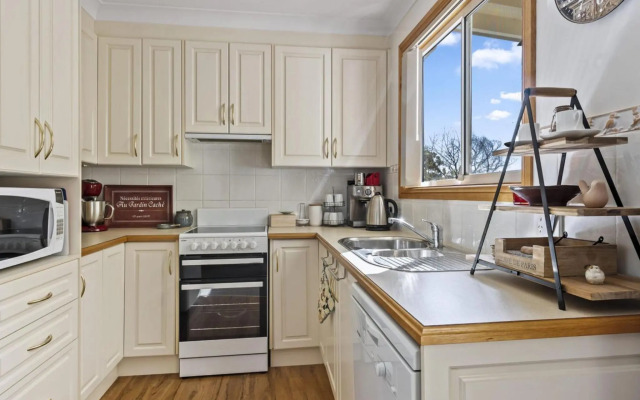 Gemini Way 10 Pet Friendly