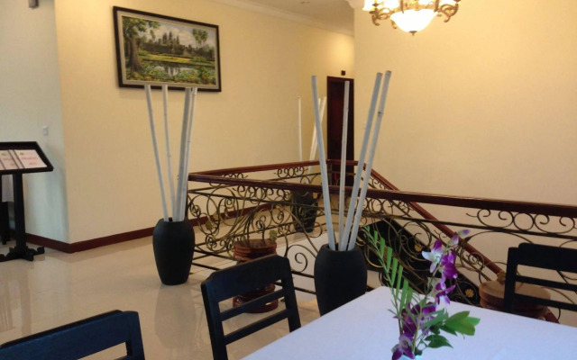 Relax Inn Boutique