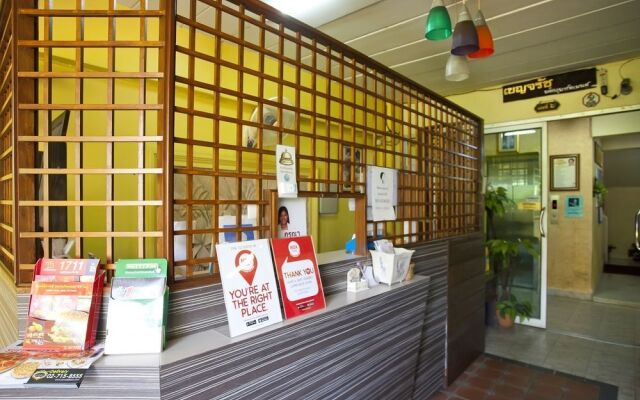 NIDA Rooms Min Buri 6 Floating Market