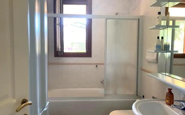 Nice Ground Floor Apartment Located near Peschiera