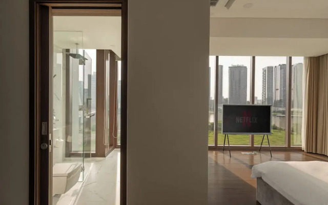 CR Concept Metropole High-end Apartment