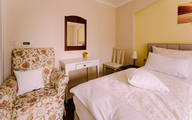 Abalone Hotel