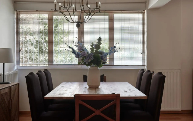 Evi's Voula Home