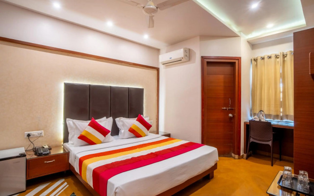 Uddhav Vilas Hotel