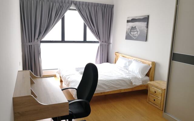 Sea View Homestay @ Country Garden Danga Bay