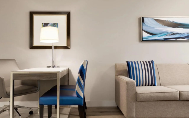 Embassy Suites by Hilton Toronto Airport