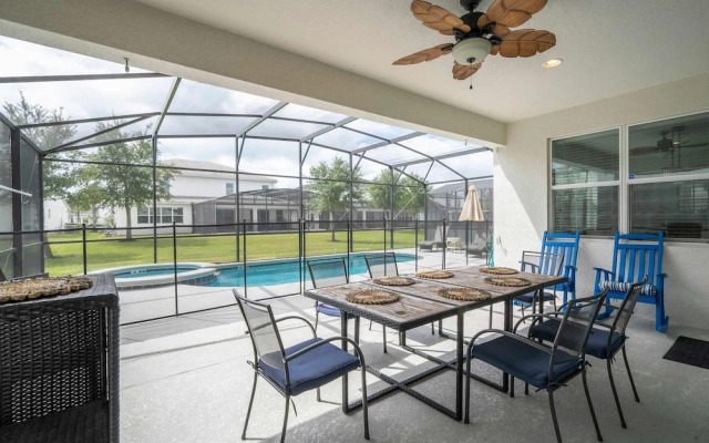 Spacious 6-bedroom Retreat Near Disney Parks