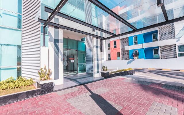 OYO Flagship 1170 The Habitat Karawaci