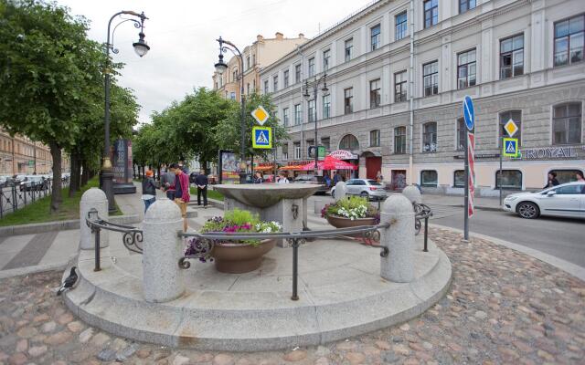 Apartments on Bolshaya Konyushennaya Street
